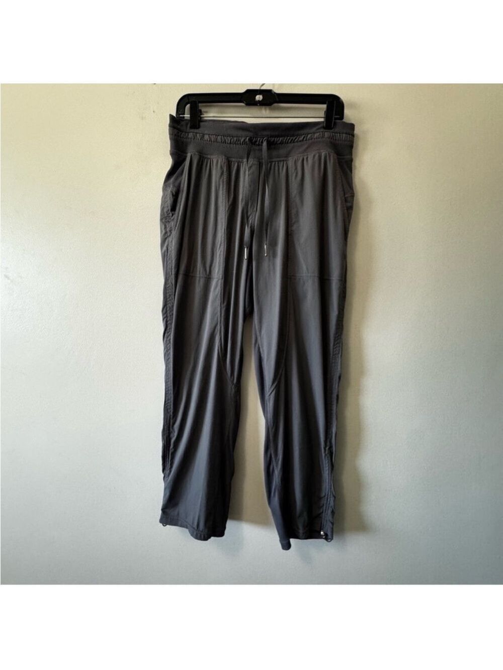 lululemon athletica Women's Mid rise Gray Studio Pants Unlined 8